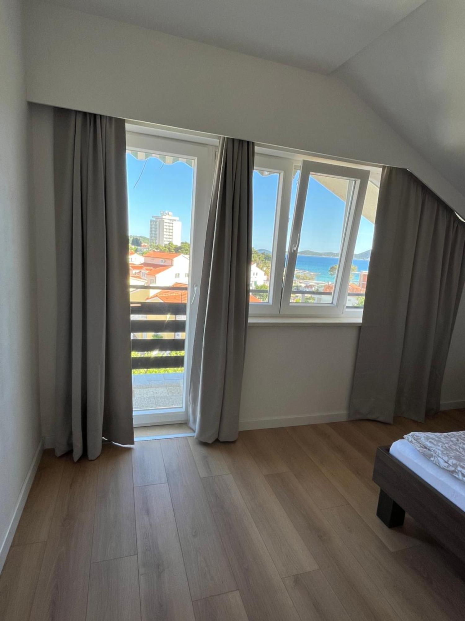 Apartments And Rooms Bozena Vodice Kültér fotó
